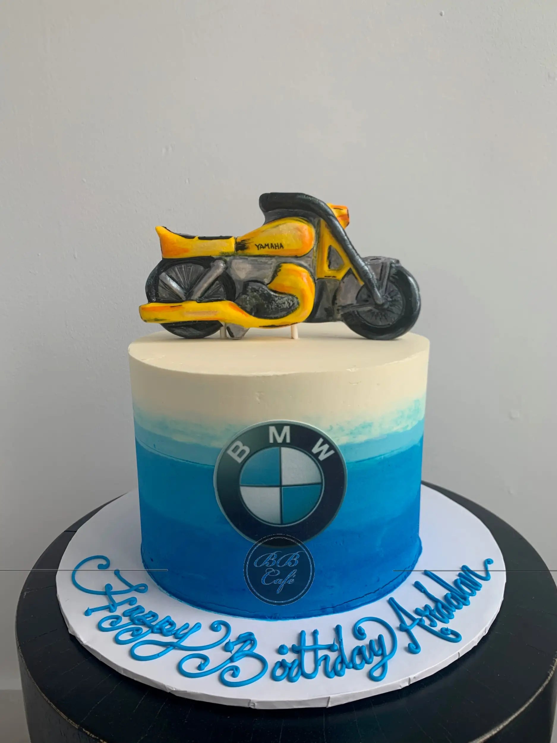 Cruiser motorcycle on buttercream - custom cake