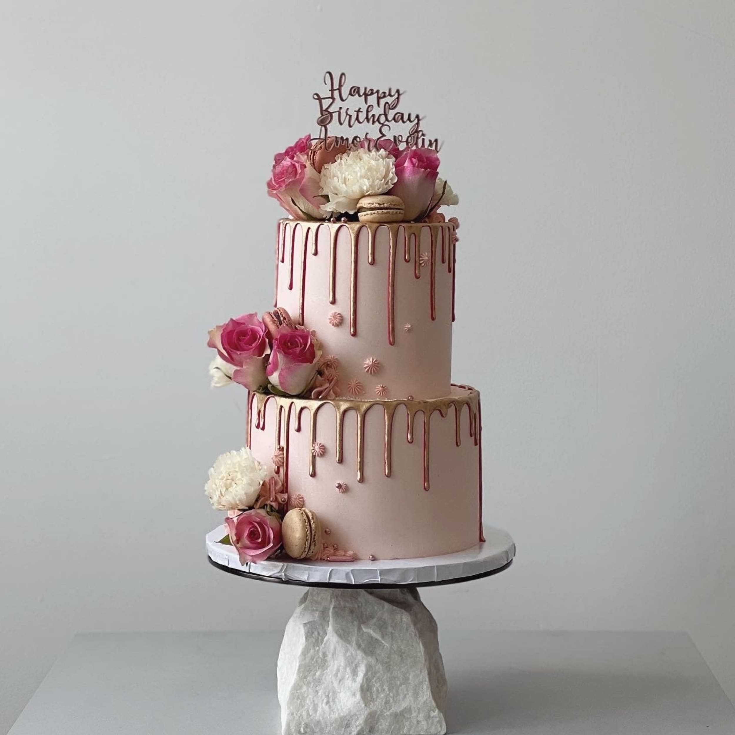 Drips &amp; fresh flowers on buttercream - custom cake