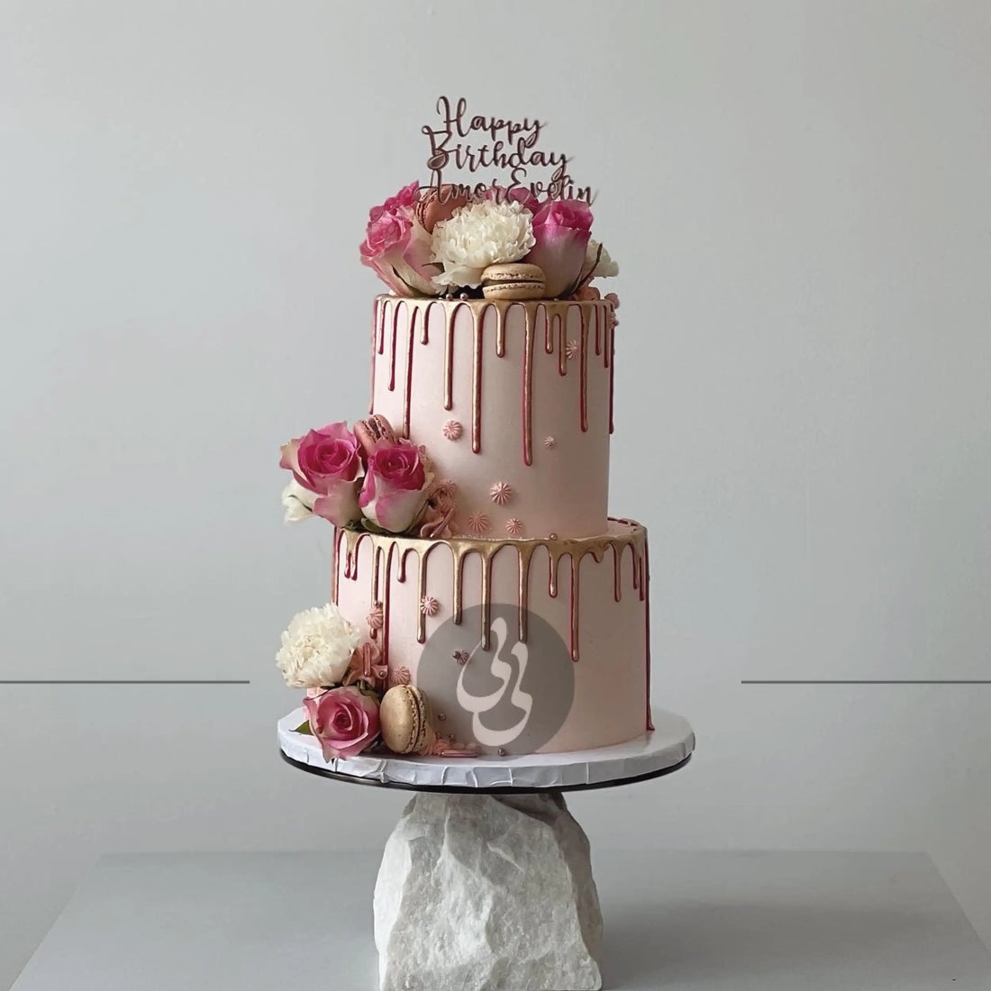 Drips &amp; fresh flowers on buttercream - custom cake