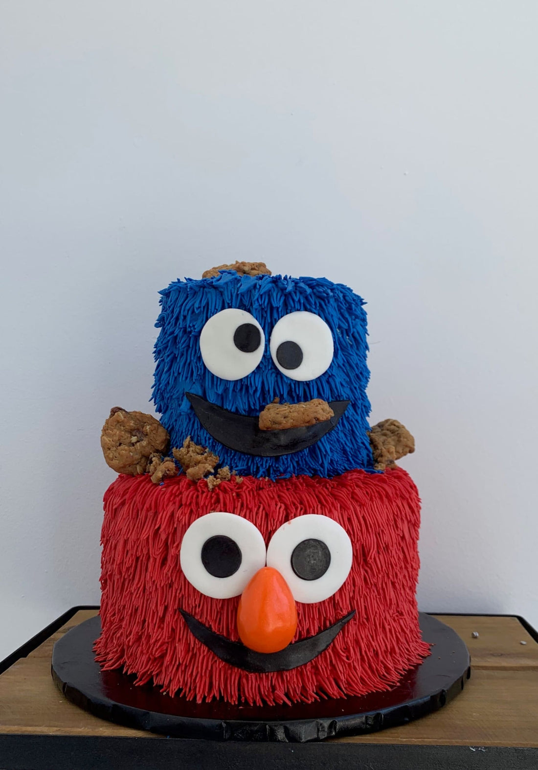 Elmo/cookie monster face - custom cake