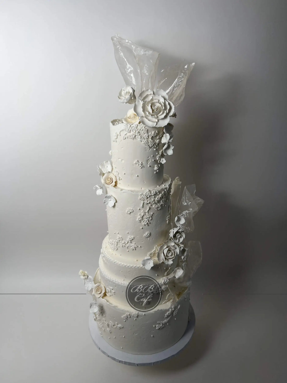 Ethereal white wedding - cake