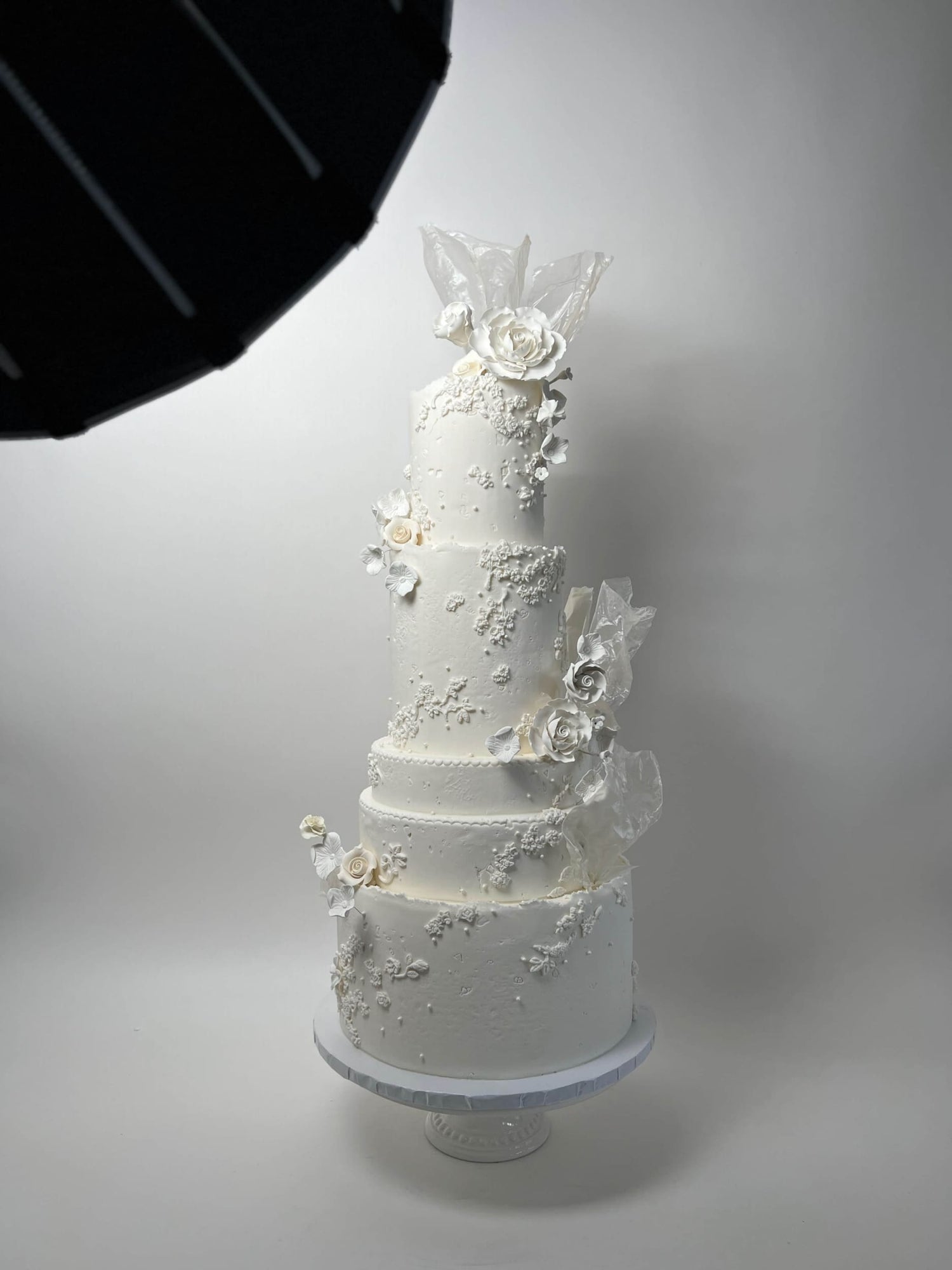 Ethereal white wedding - wedding cake