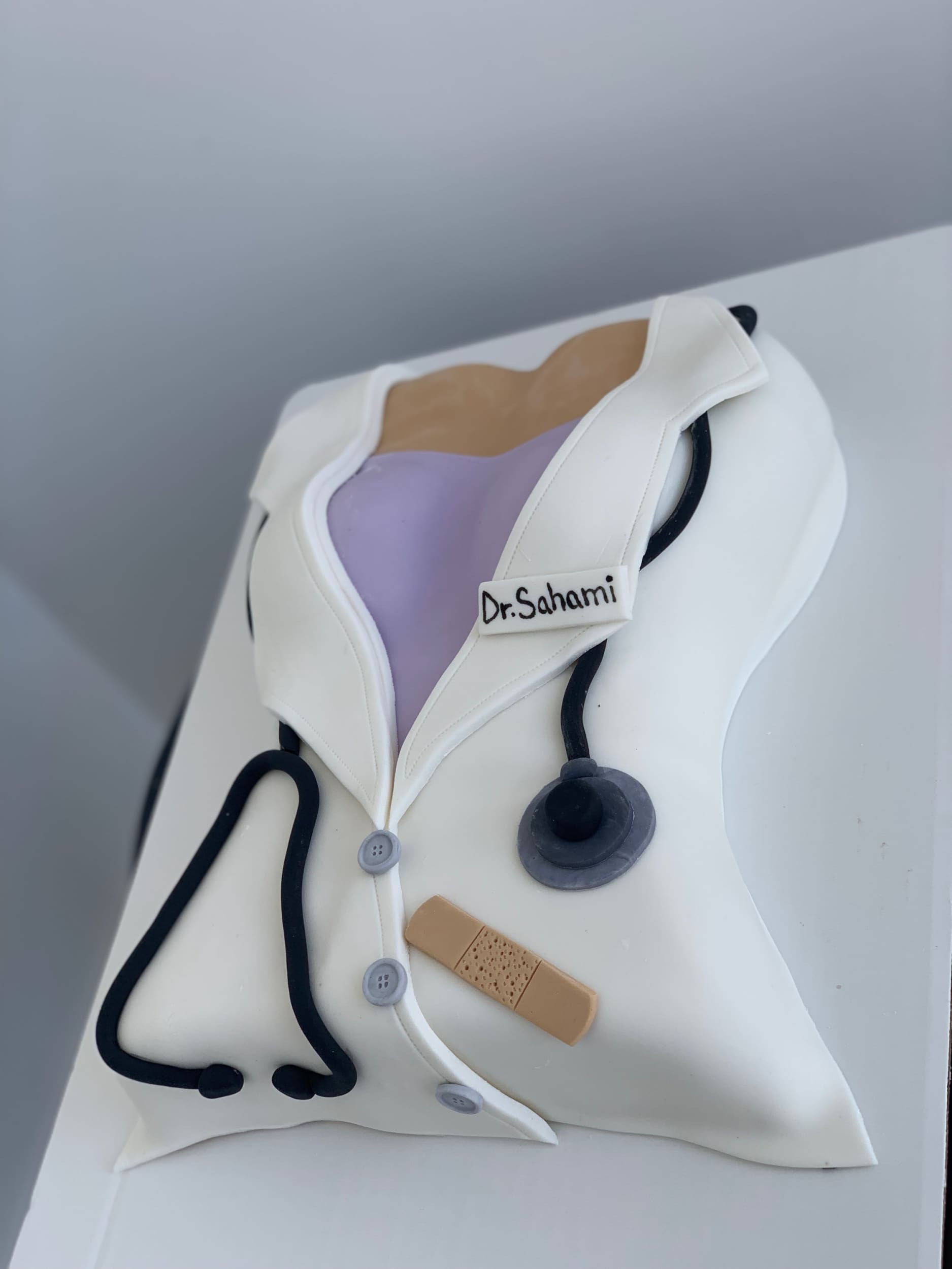 Female doctor coat - custom cake