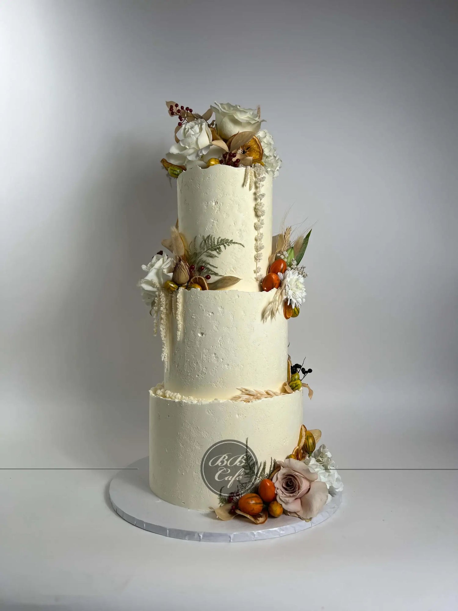 Fruits &amp; blooms - wedding cake