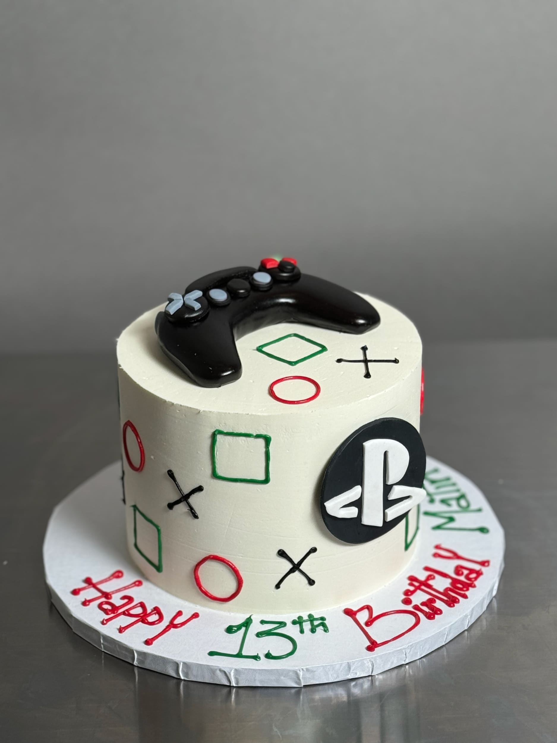 Gamer playstation &amp; joystick - custom cake