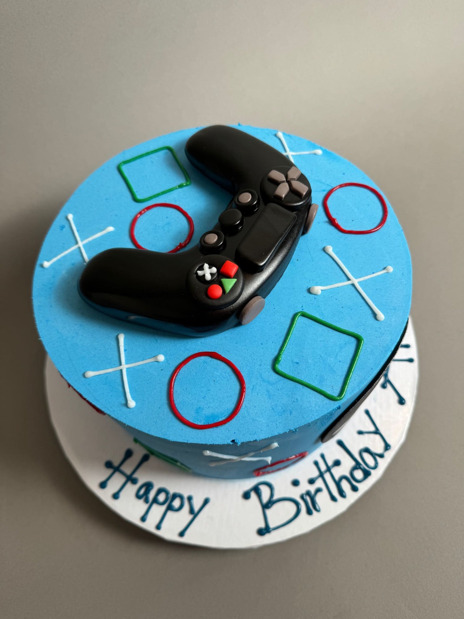 Gamer playstation &amp; joystick - custom cake