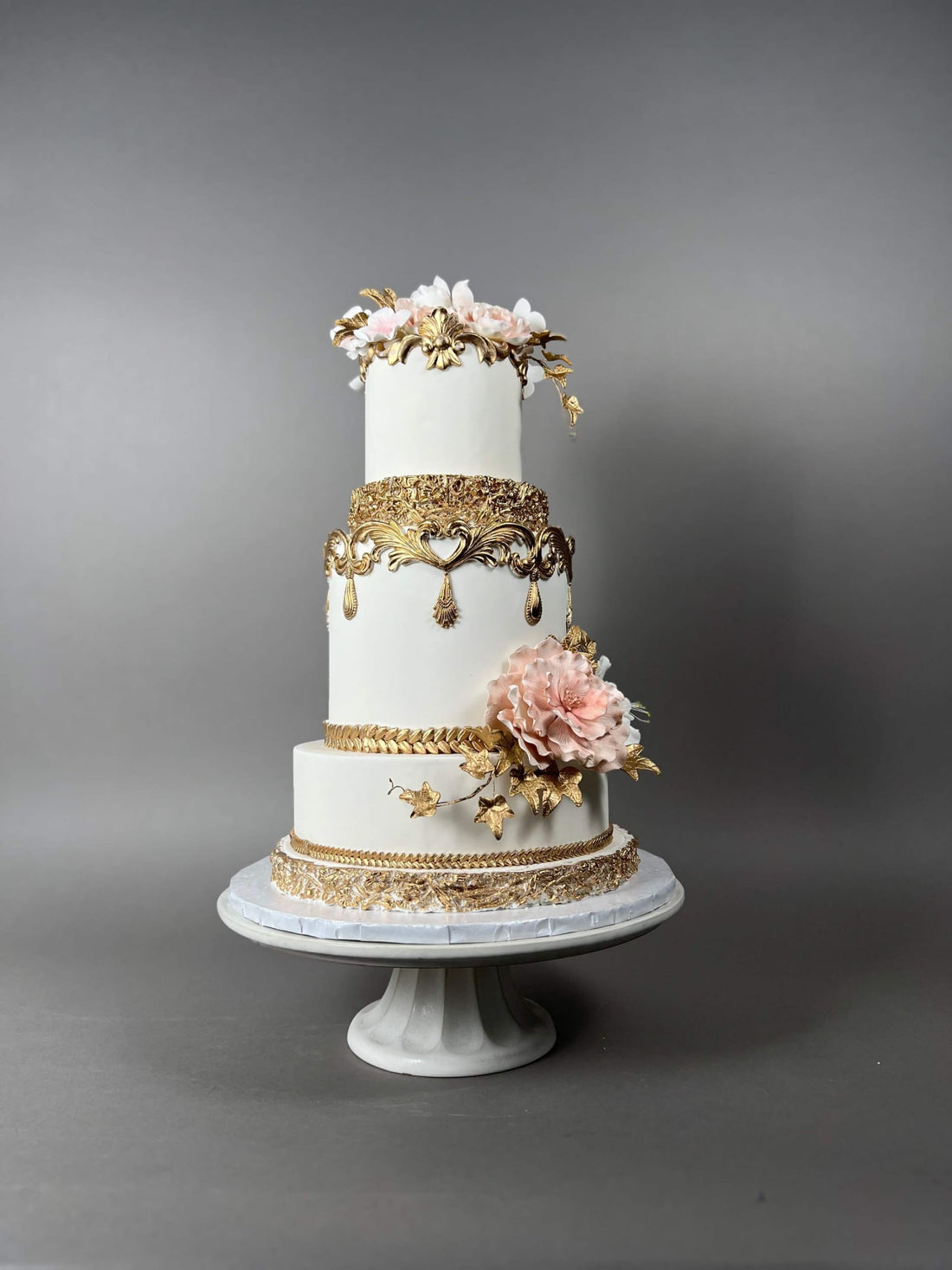 Gilded gold & sugar flowers - wedding cake