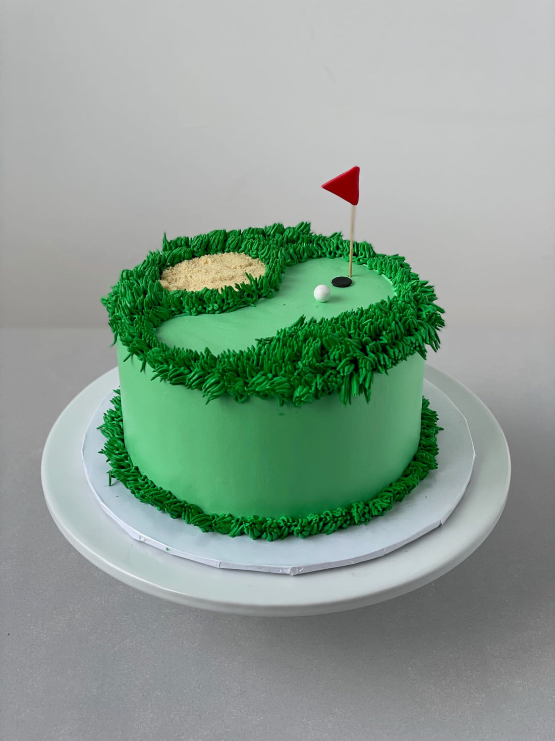 Golf on whipped cream - custom cake