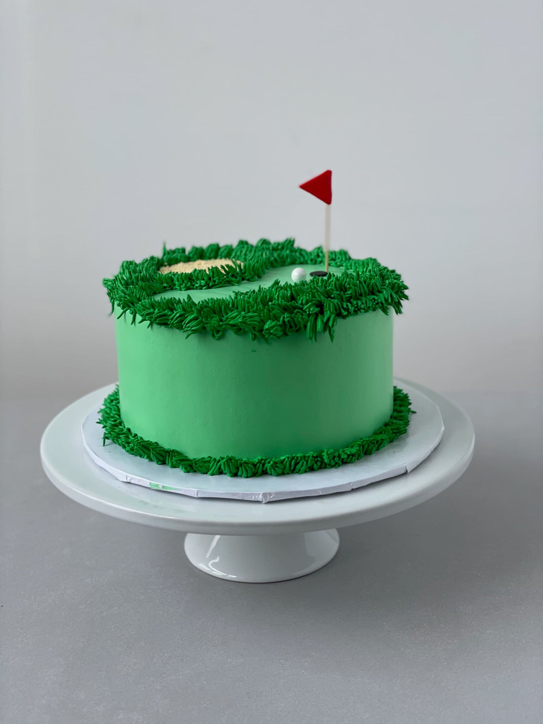 Golf on whipped cream - custom cake