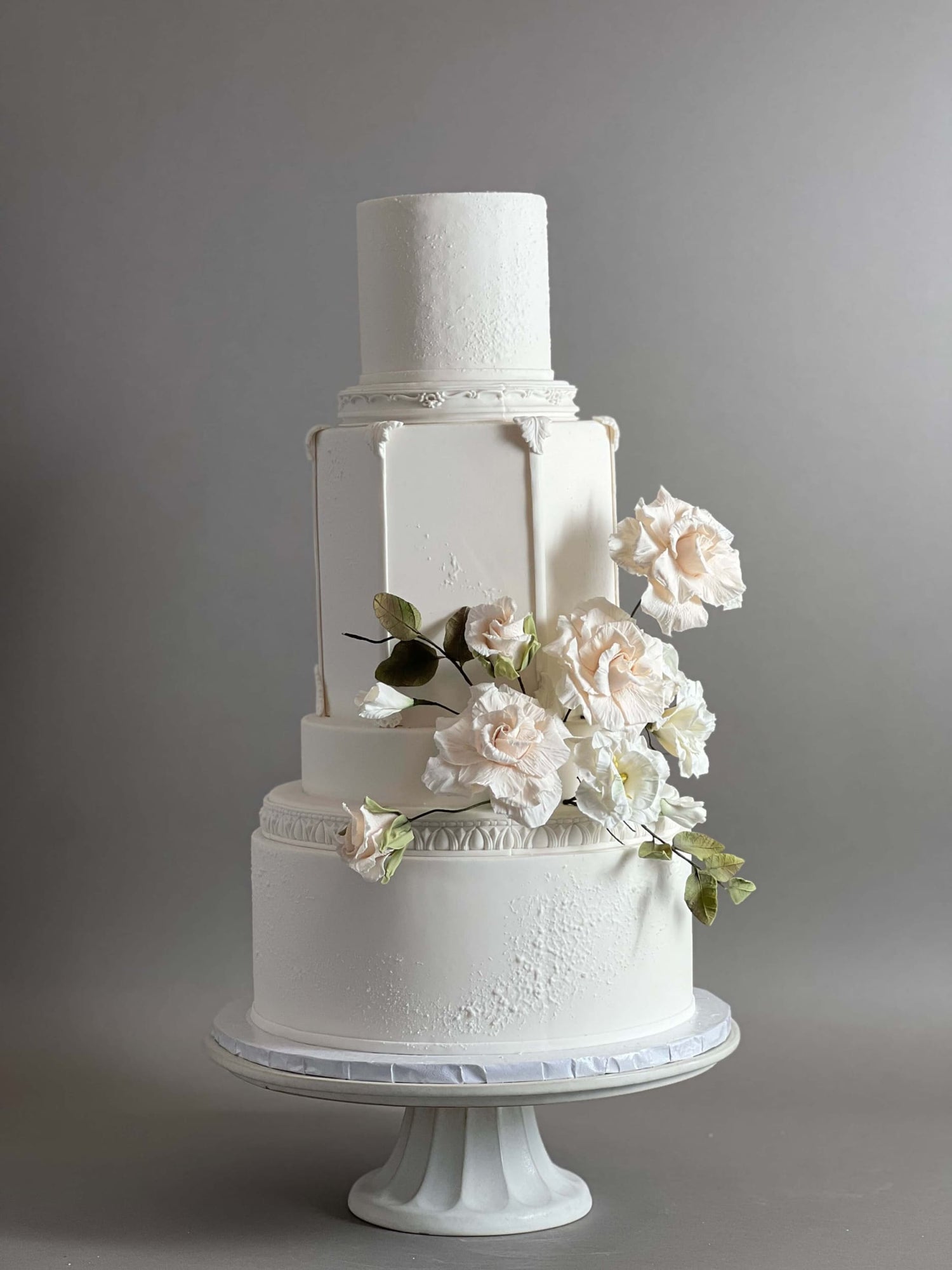 Hexagon &amp; sugar flowers - wedding cake