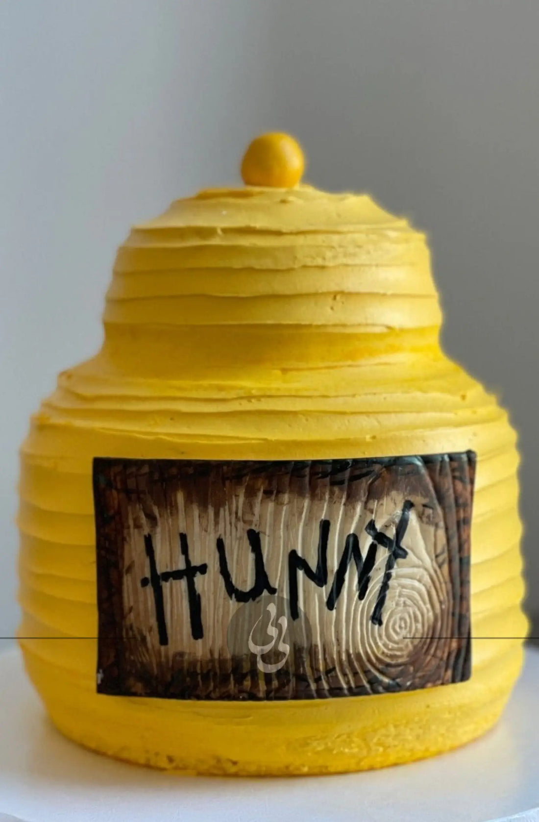 Honey pot in buttercream - custom cake