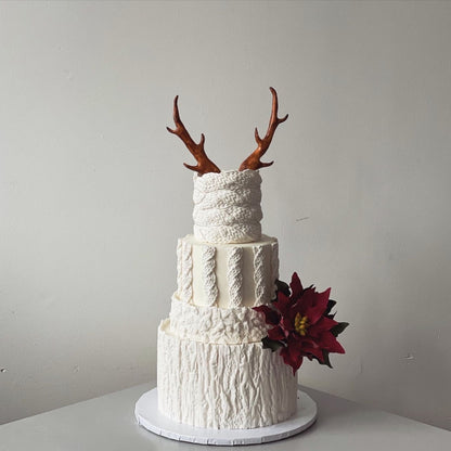 Knit &amp; antlers holiday cake - wedding cake