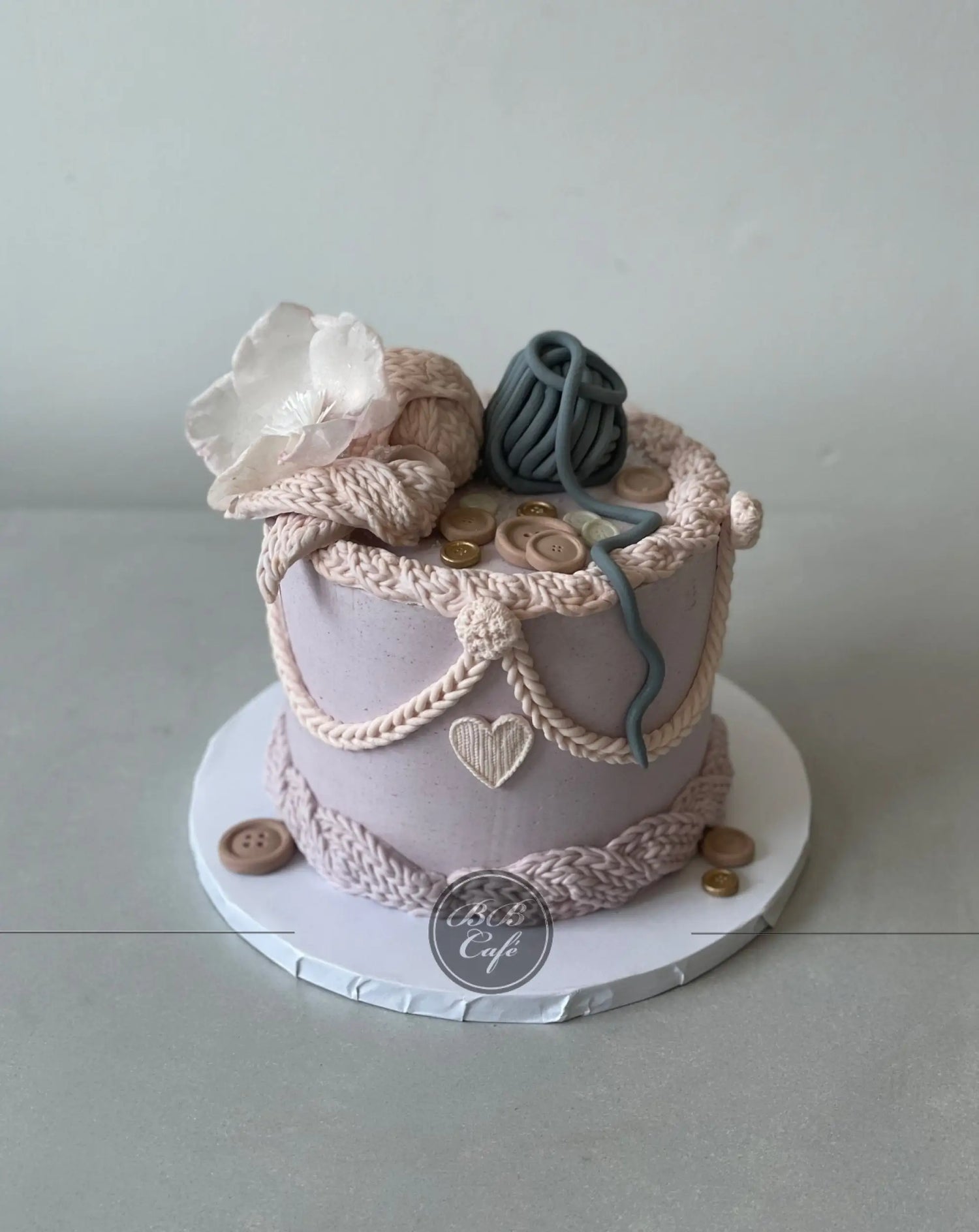Knitting on buttercream - custom cake
