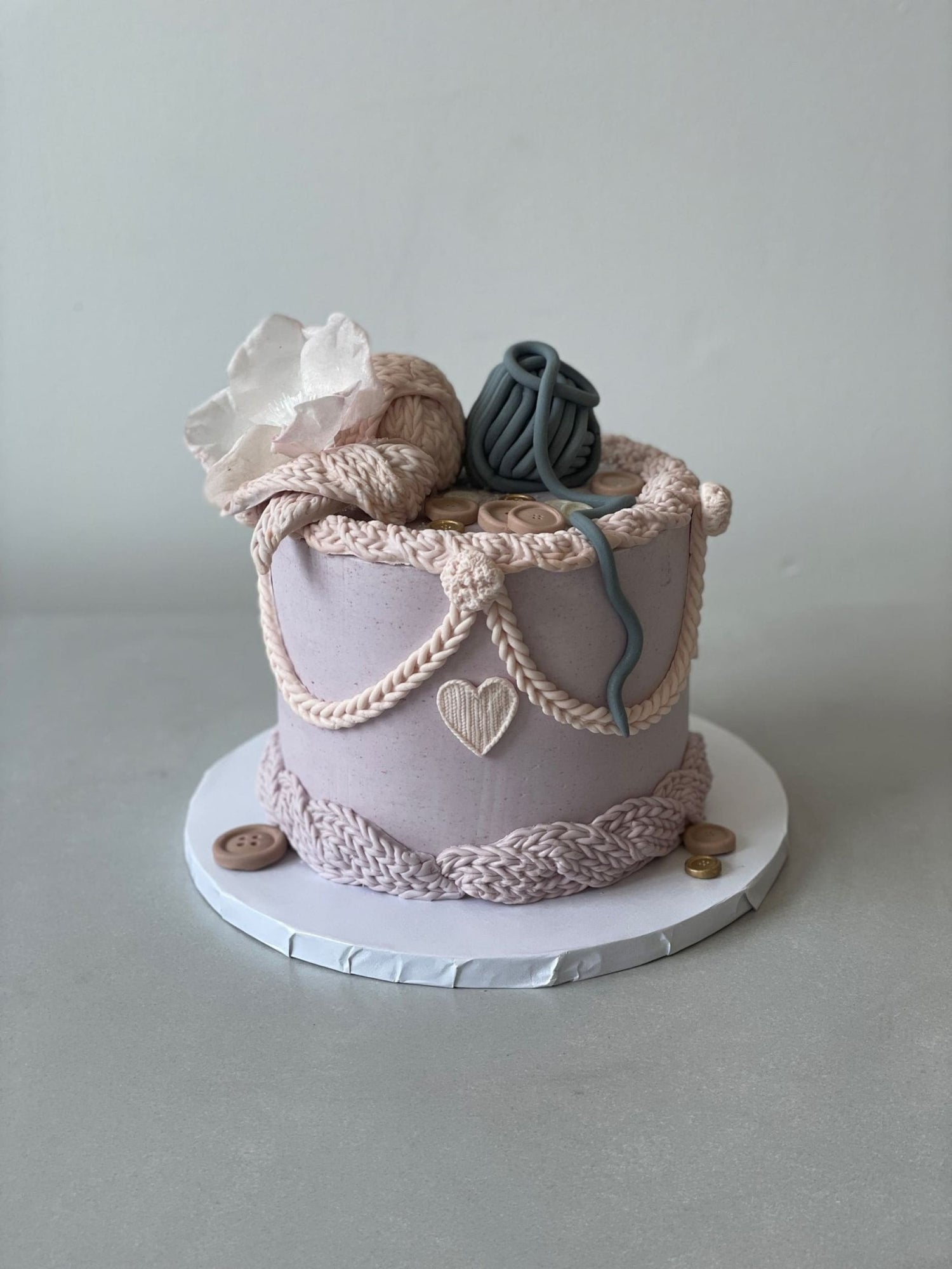 Knitting on buttercream - custom cake