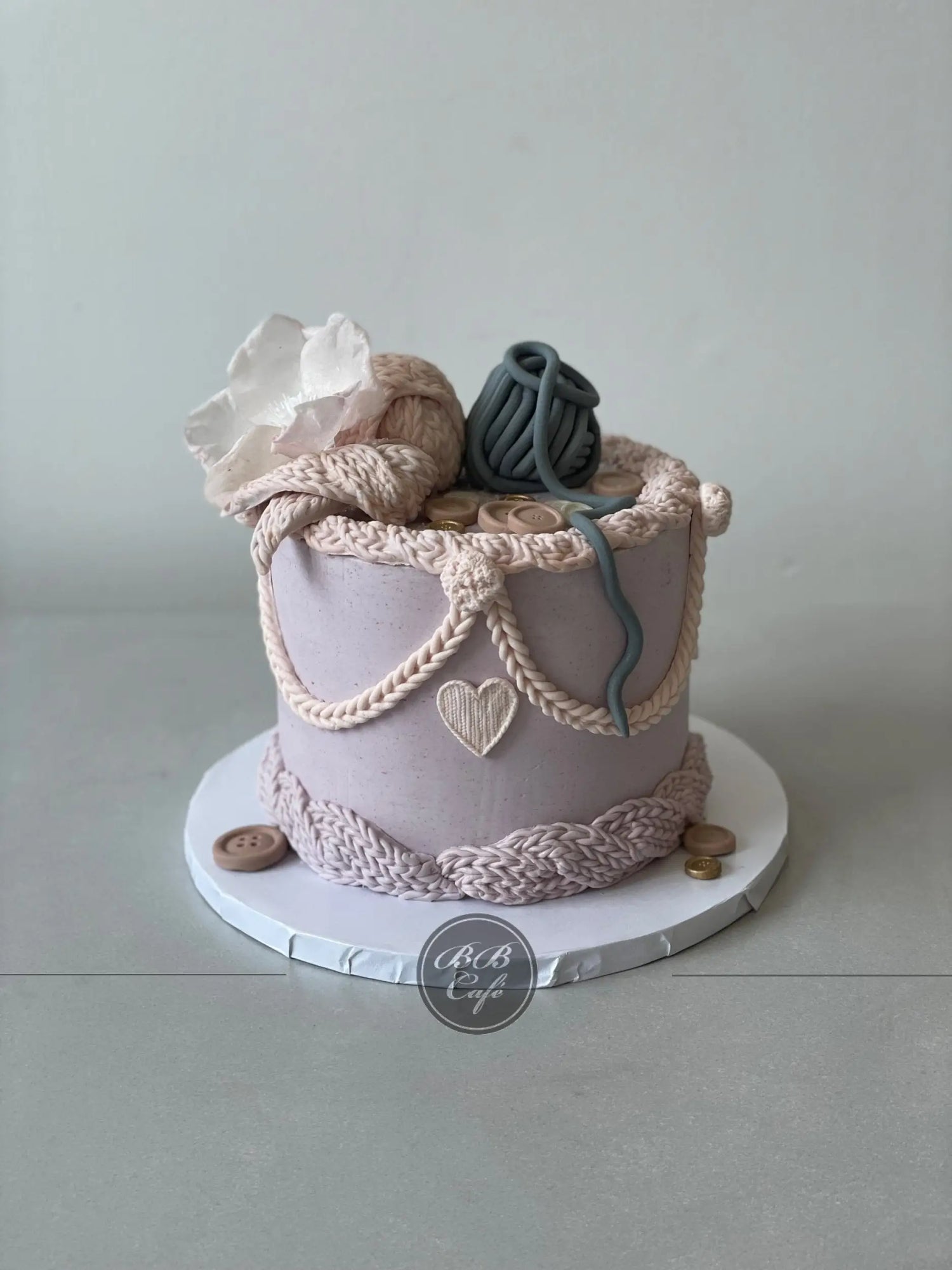 Knitting on buttercream - custom cake