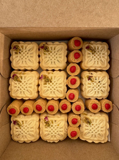Kolompeh &amp; chickpea cookie box - pastry