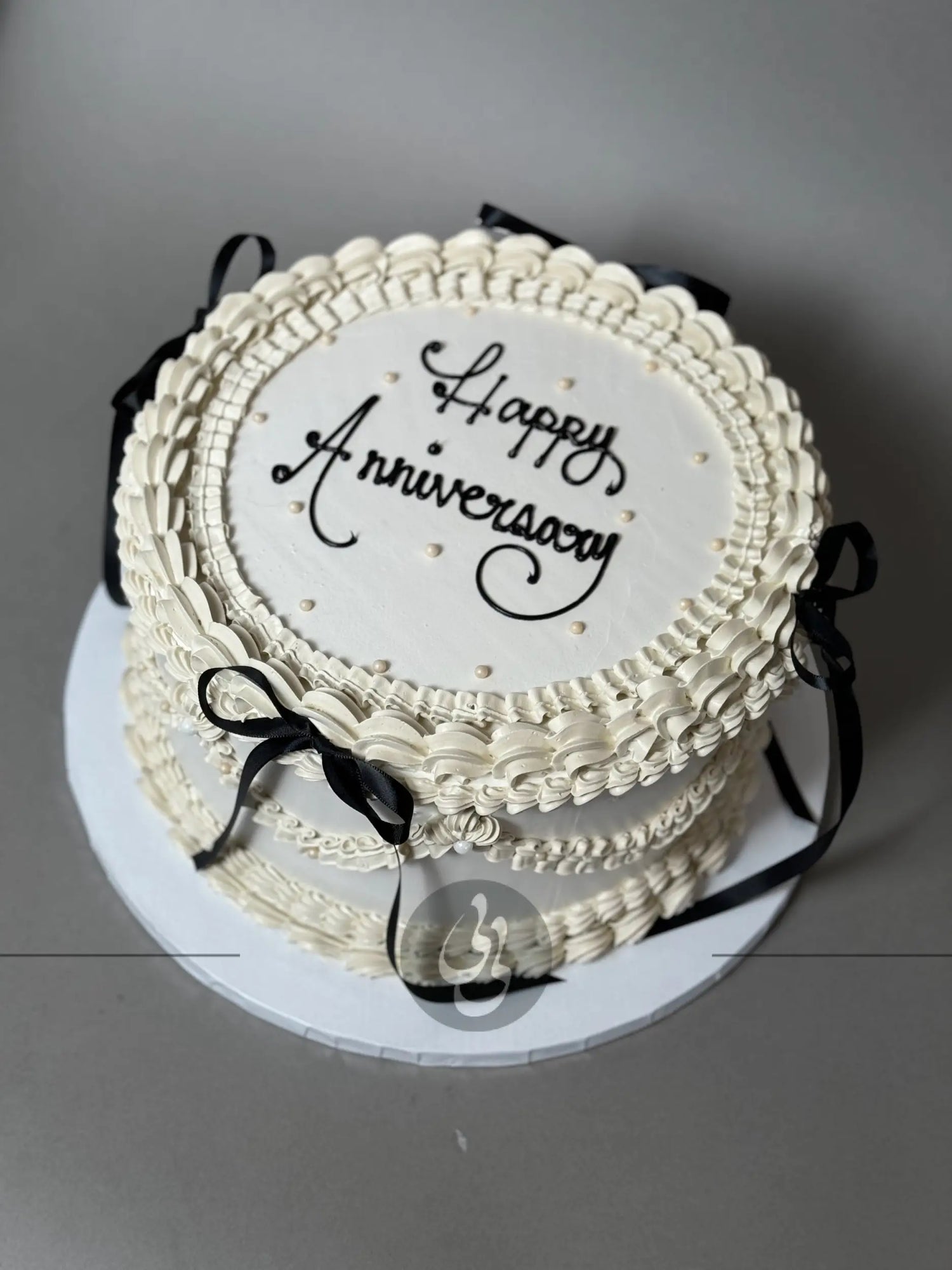 Lambeth &amp; bows on buttercream - custom cake