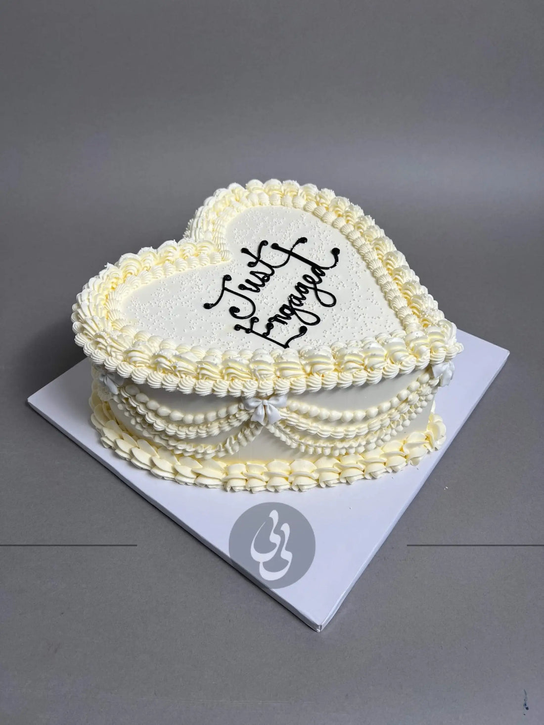 Lambeth heart in buttercream - custom cake