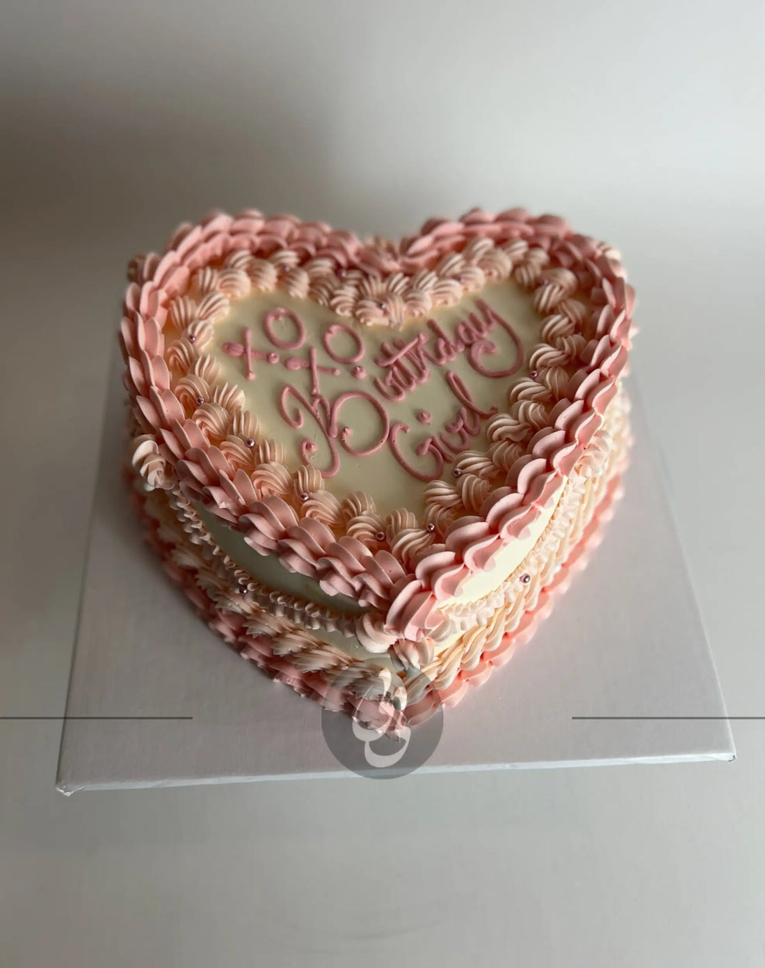 Lambeth heart in buttercream - custom cake