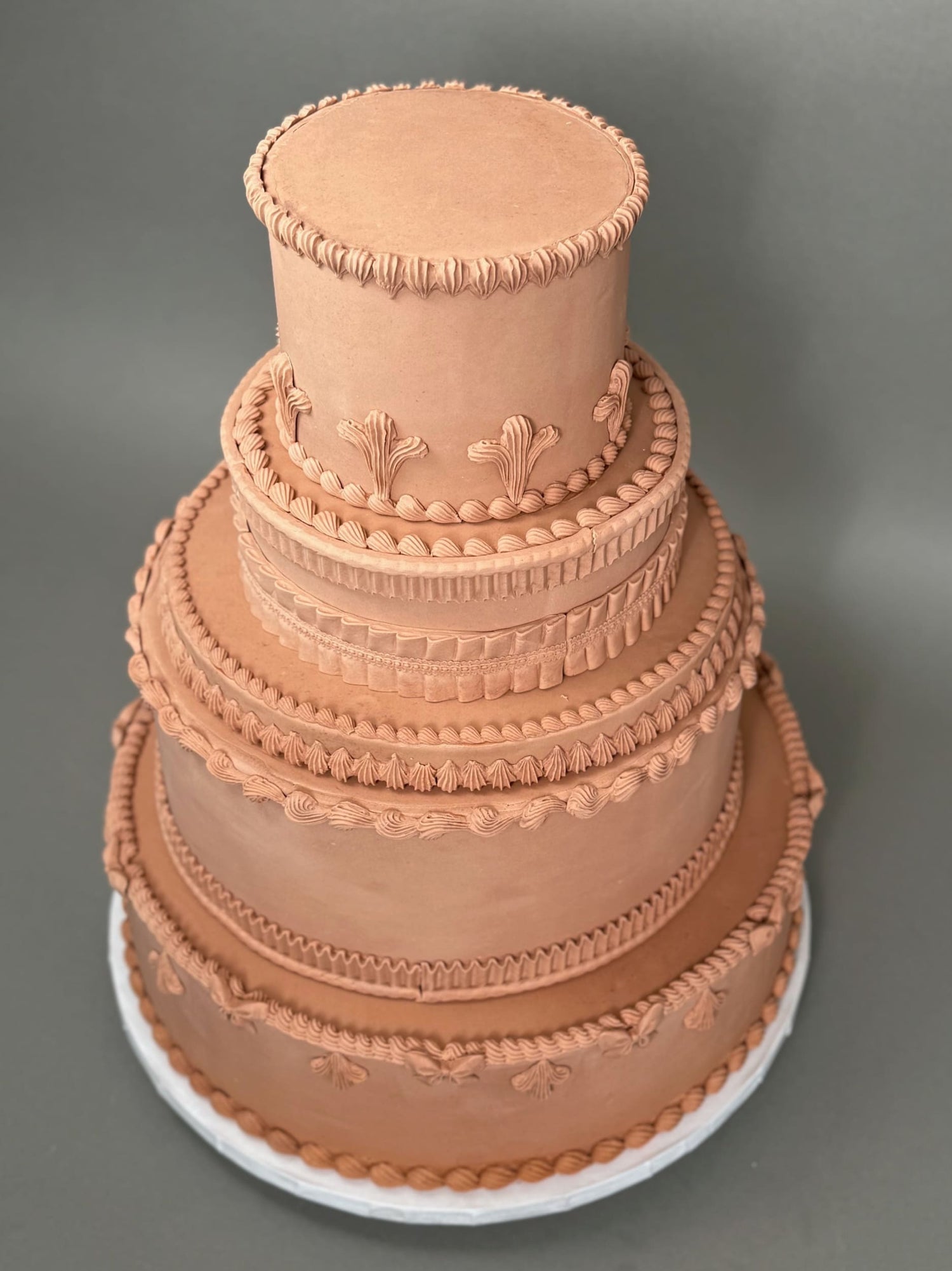 Lambeth in fondant - wedding cake