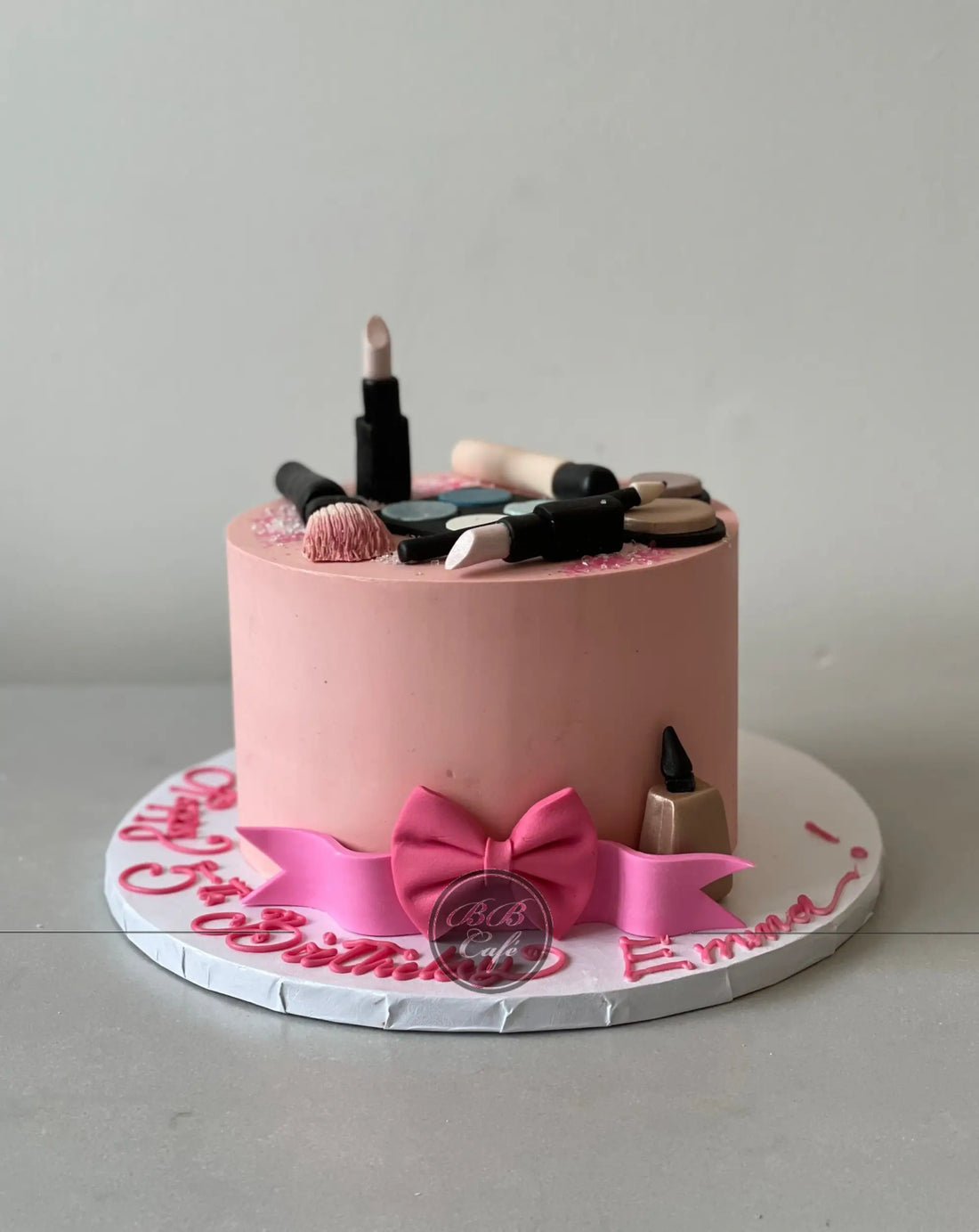 Makeup on buttercream - custom cake