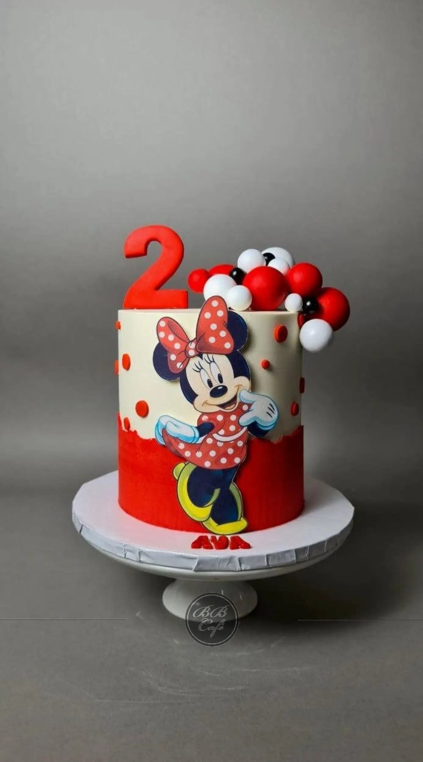 Mickey / minnie mouse edible print on buttercream - custom cake