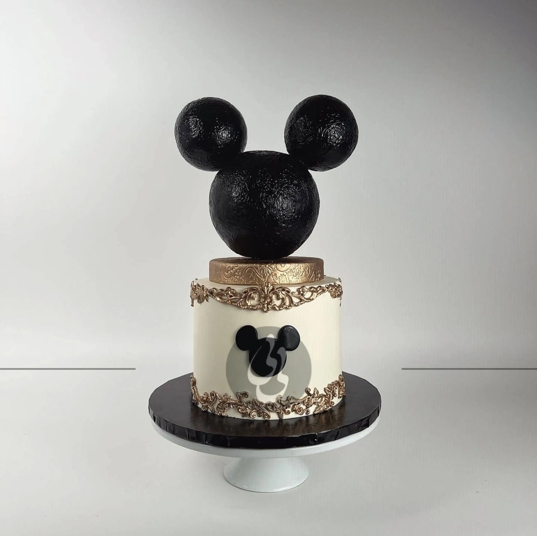 Mickey / minnie mouse silhouette - custom cake