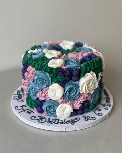 Mixed piping in whipped cream - custom cake