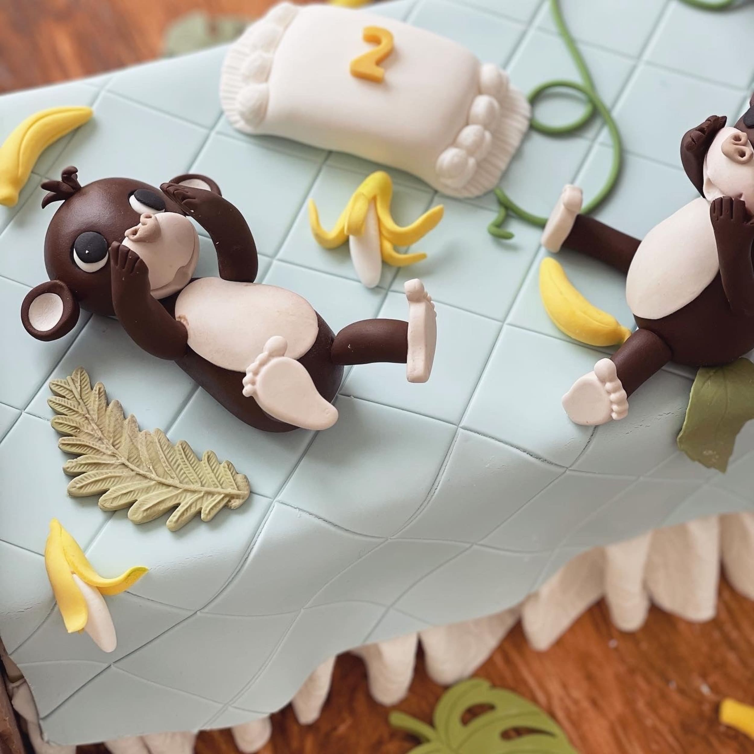 Monkeys jumping on the bed - custom cake