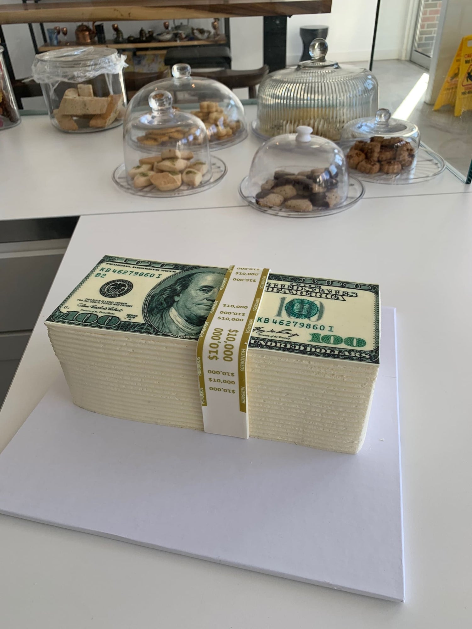 More money - custom cake