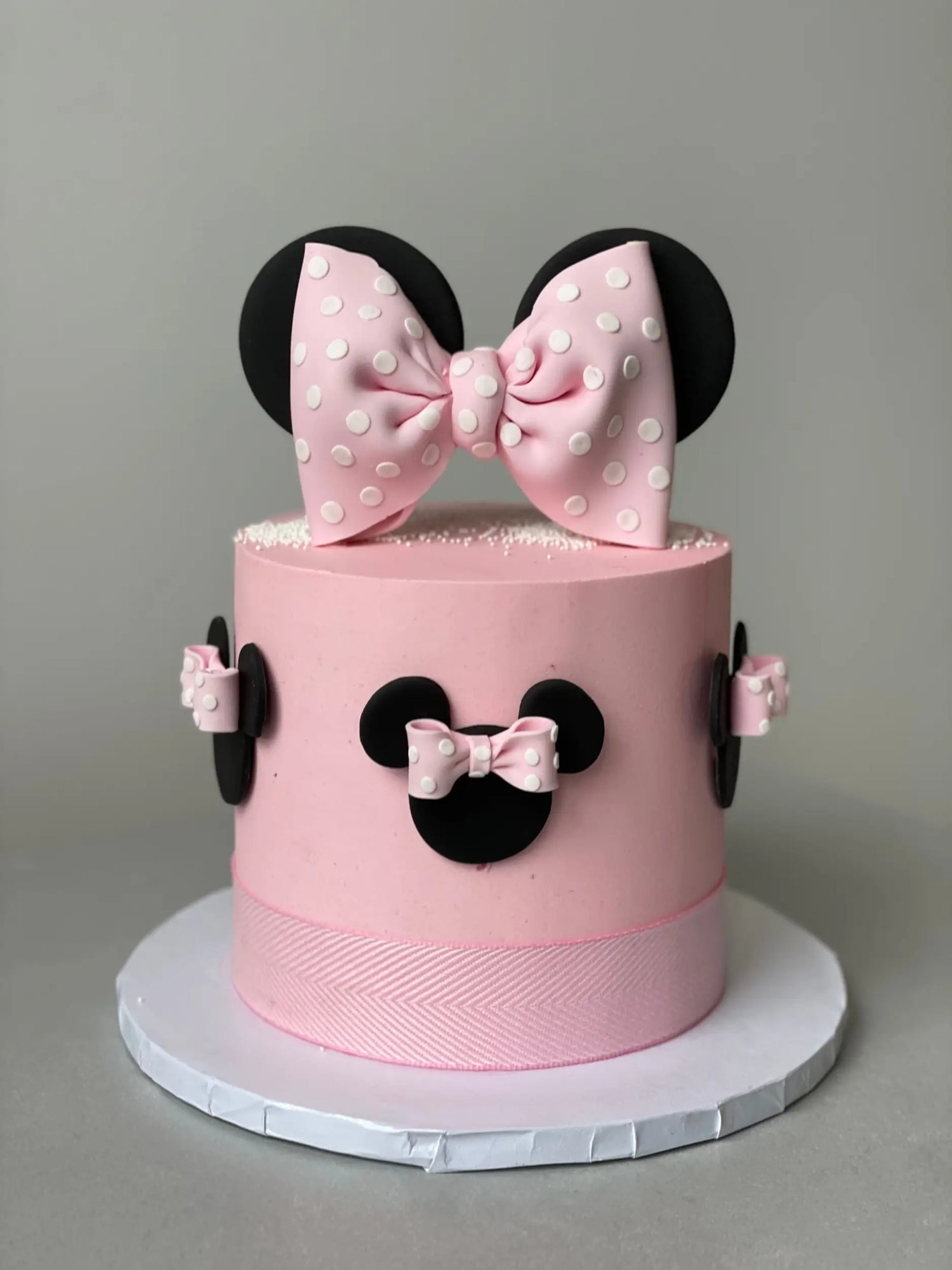 Mouse ears and bow - custom cake
