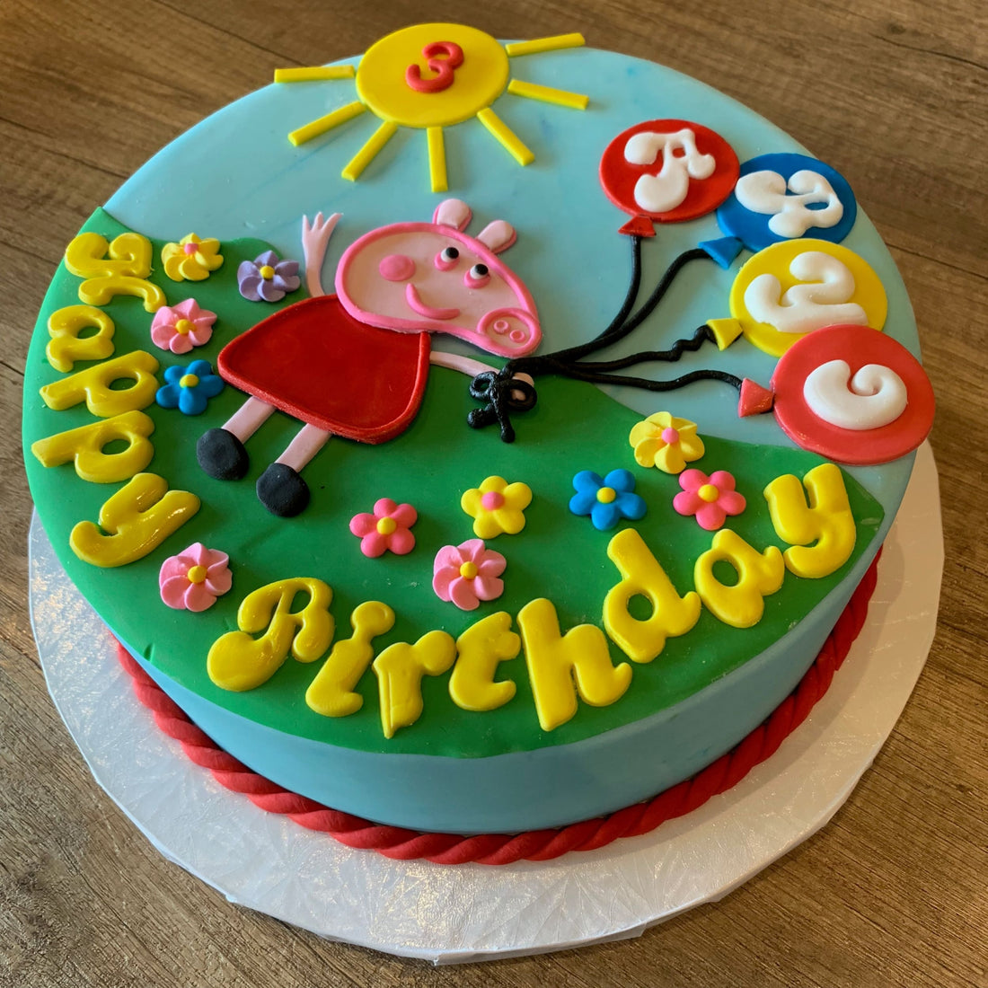 Peppa pig &amp; balloons - custom cake