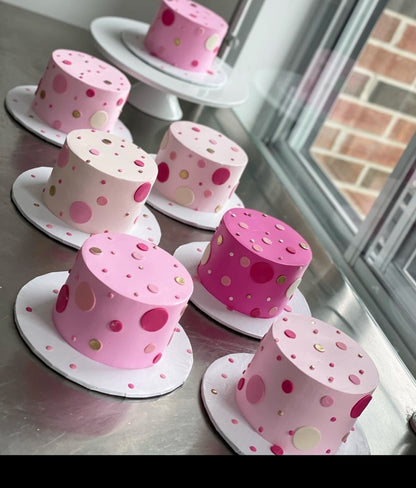 Polkadots on buttercream - custom cake