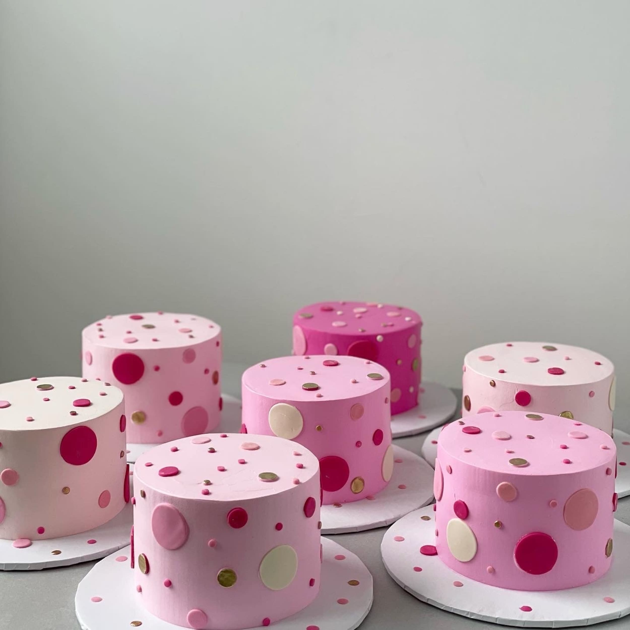 Polkadots on buttercream - custom cake