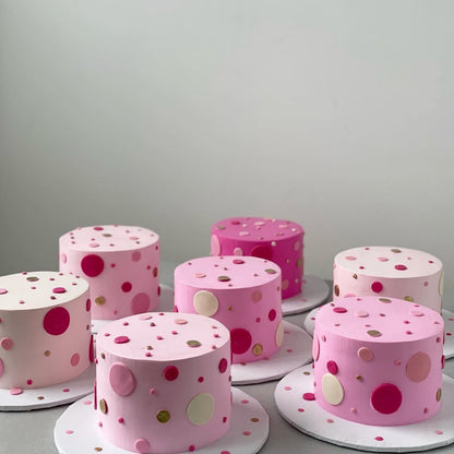 Polkadots on buttercream - custom cake