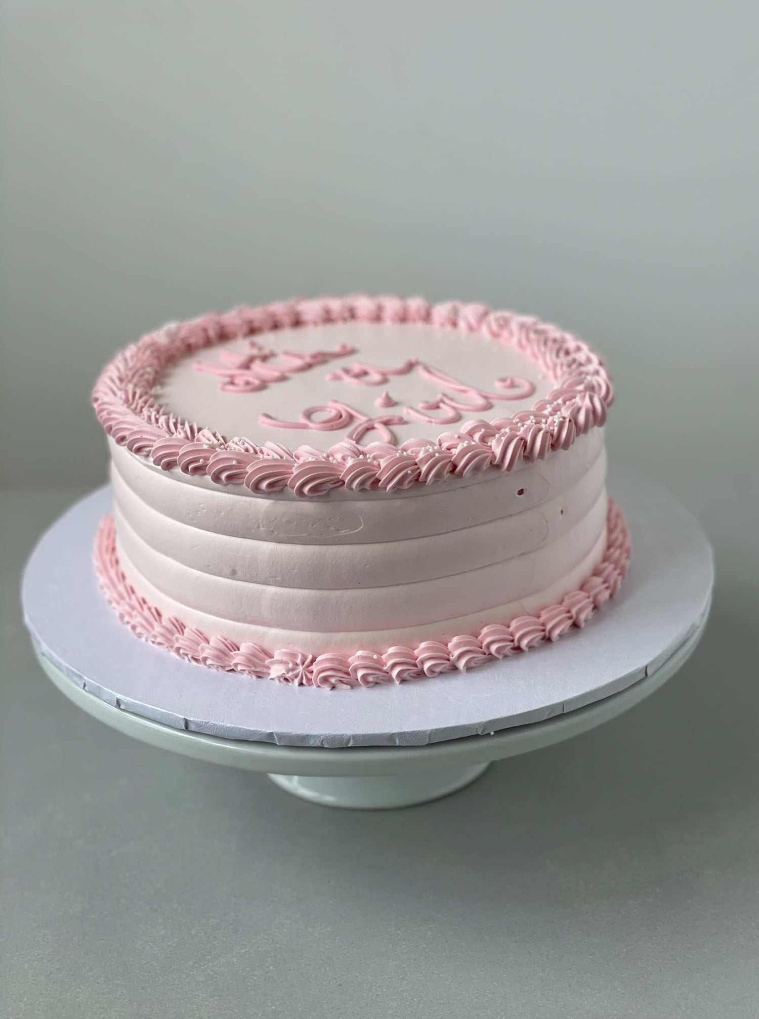 Simple piping on whipped cream - custom cake