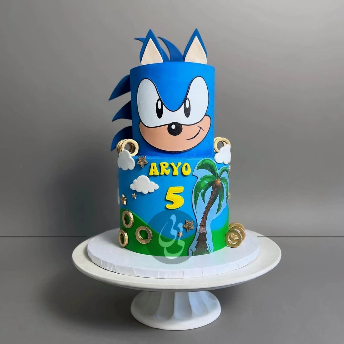 Sonic the hedgehog on buttercream - custom cake