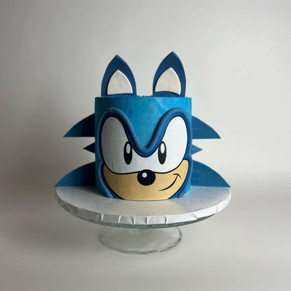 Sonic the hedgehog on buttercream - custom cake