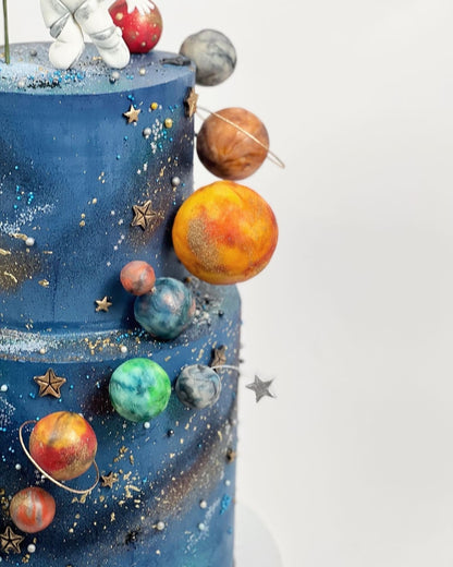 Space astronaut &amp; planets on buttercream - custom cake