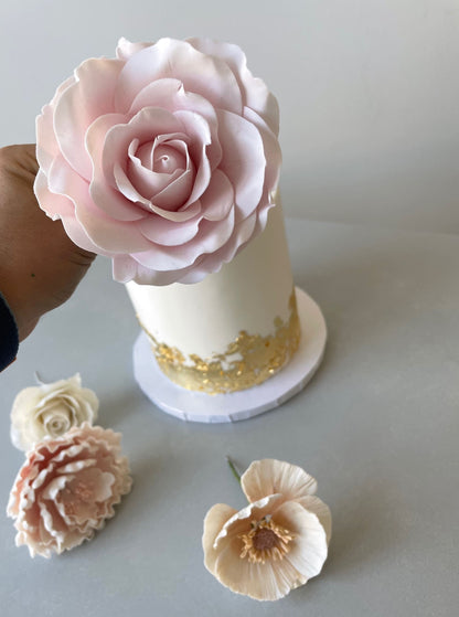 Sugar flower &amp; gold foil on buttercream - custom cake