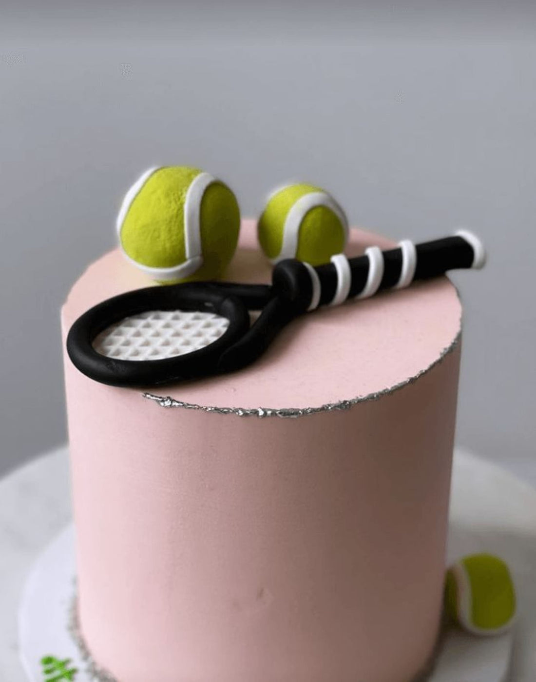 Tennis on buttercream - custom cake