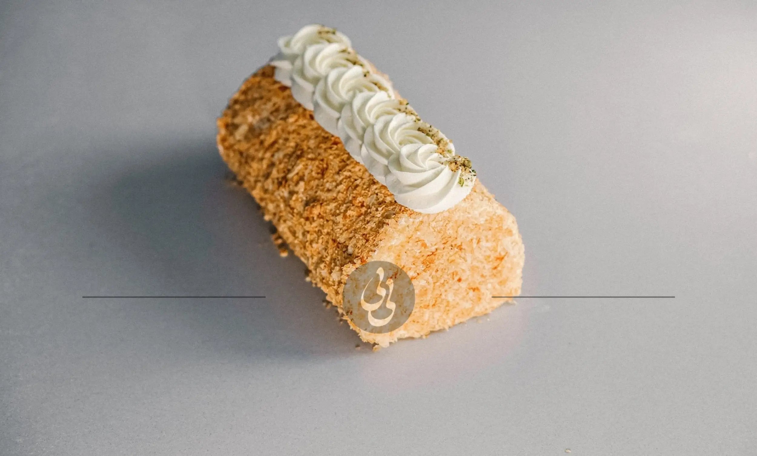 Vanilla rollet log cake - classic cake