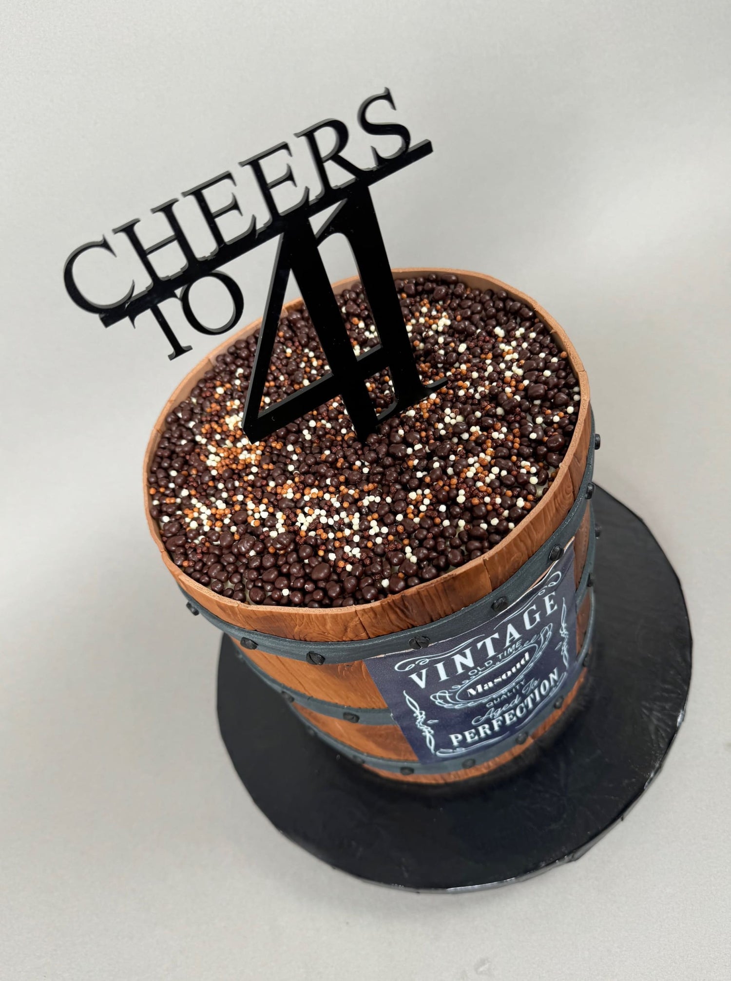 Vintage barrel - custom cake