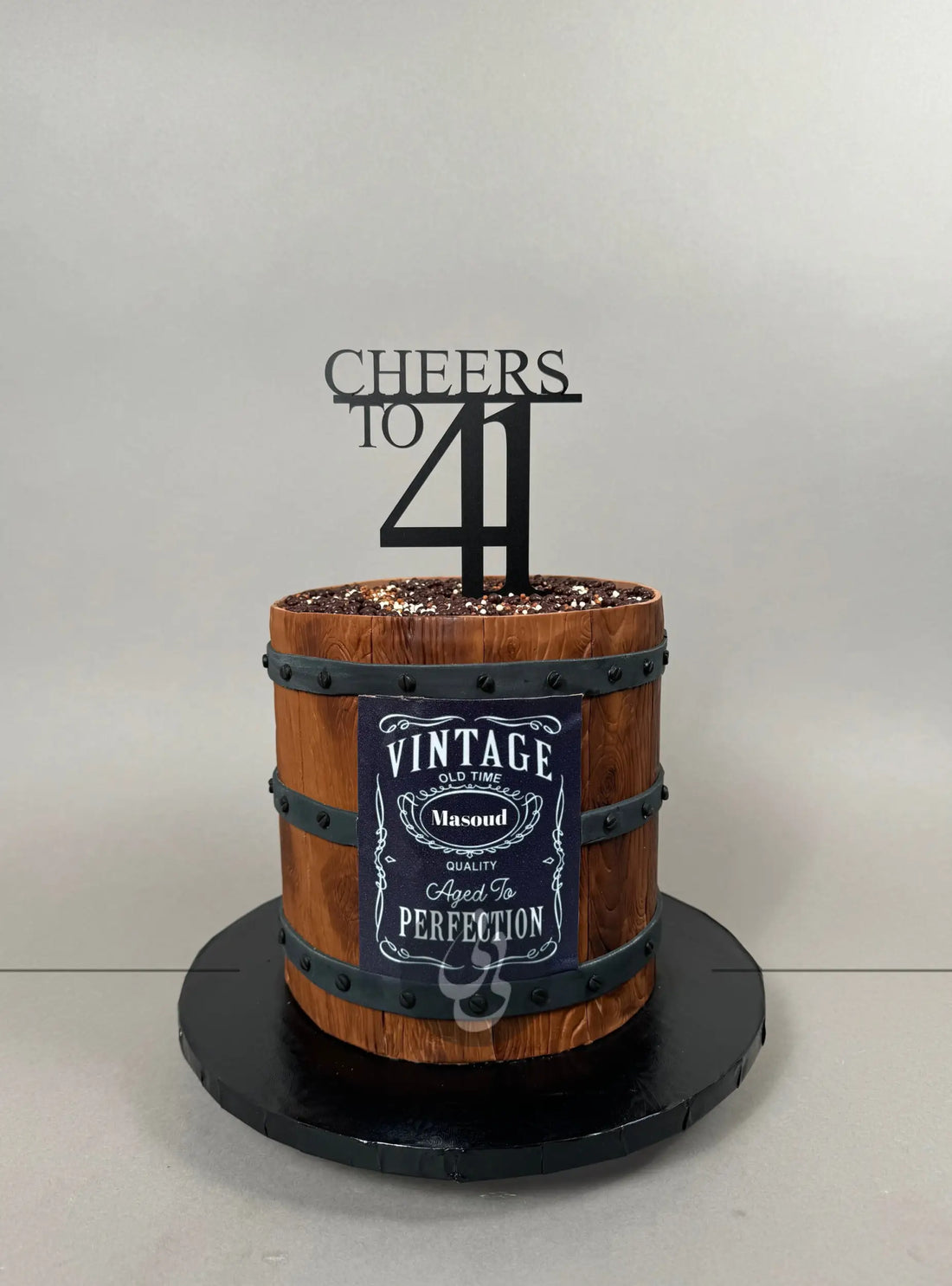 Vintage barrel - custom cake