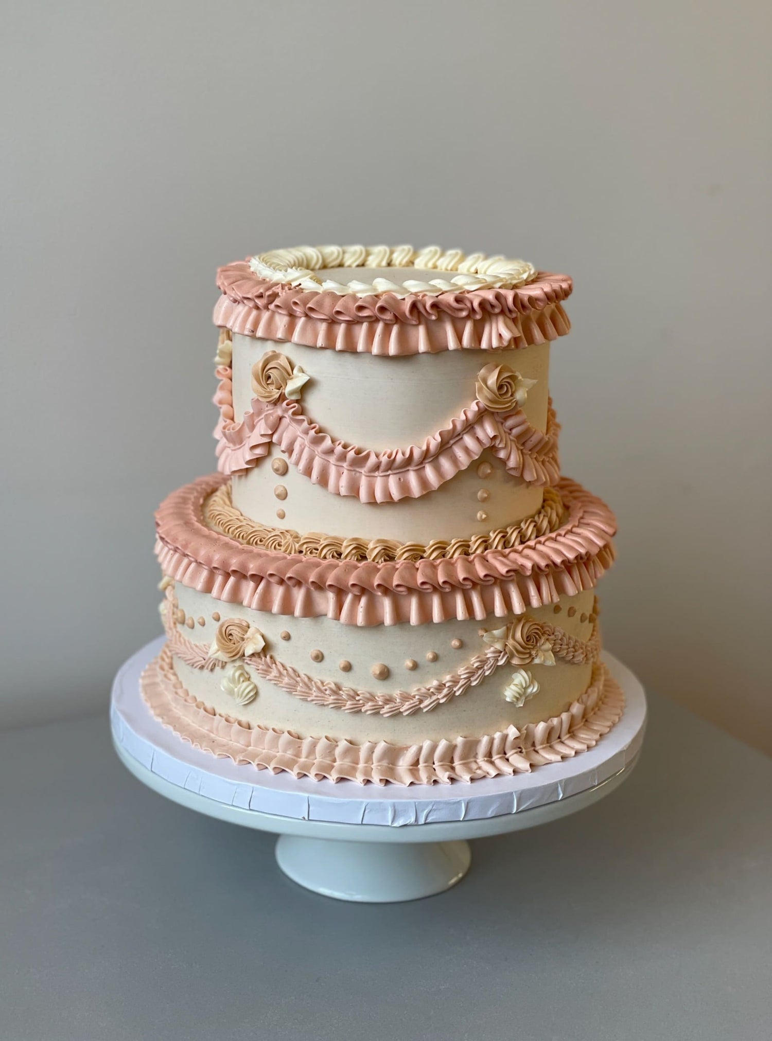 Vintage lambeth cake in buttercream - custom cake