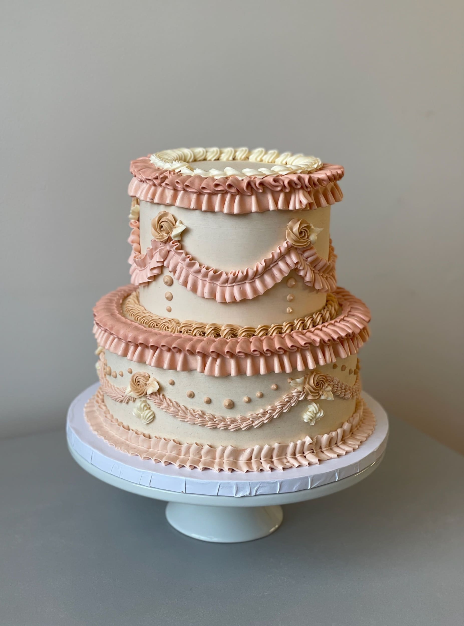 Vintage lambeth cake in buttercream - custom cake