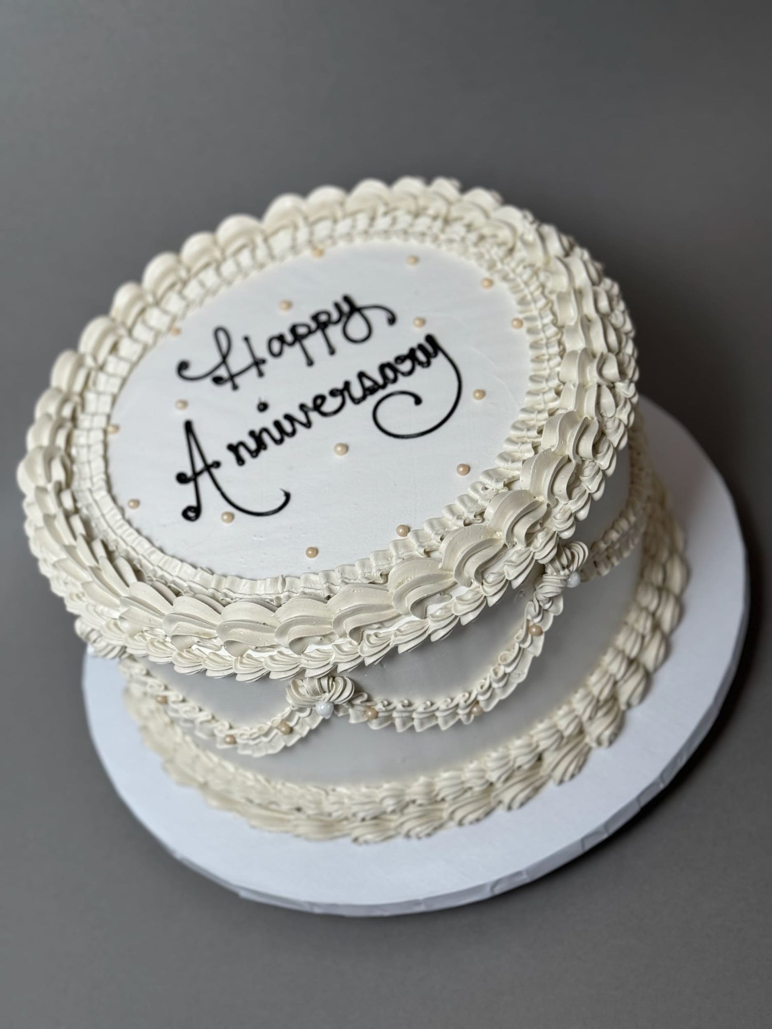 Vintage lambeth cake in buttercream - custom cake