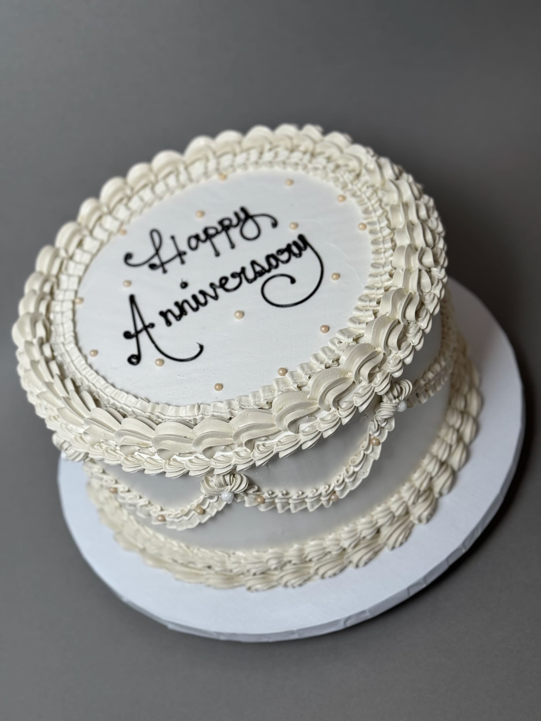 Vintage lambeth cake in buttercream - custom cake