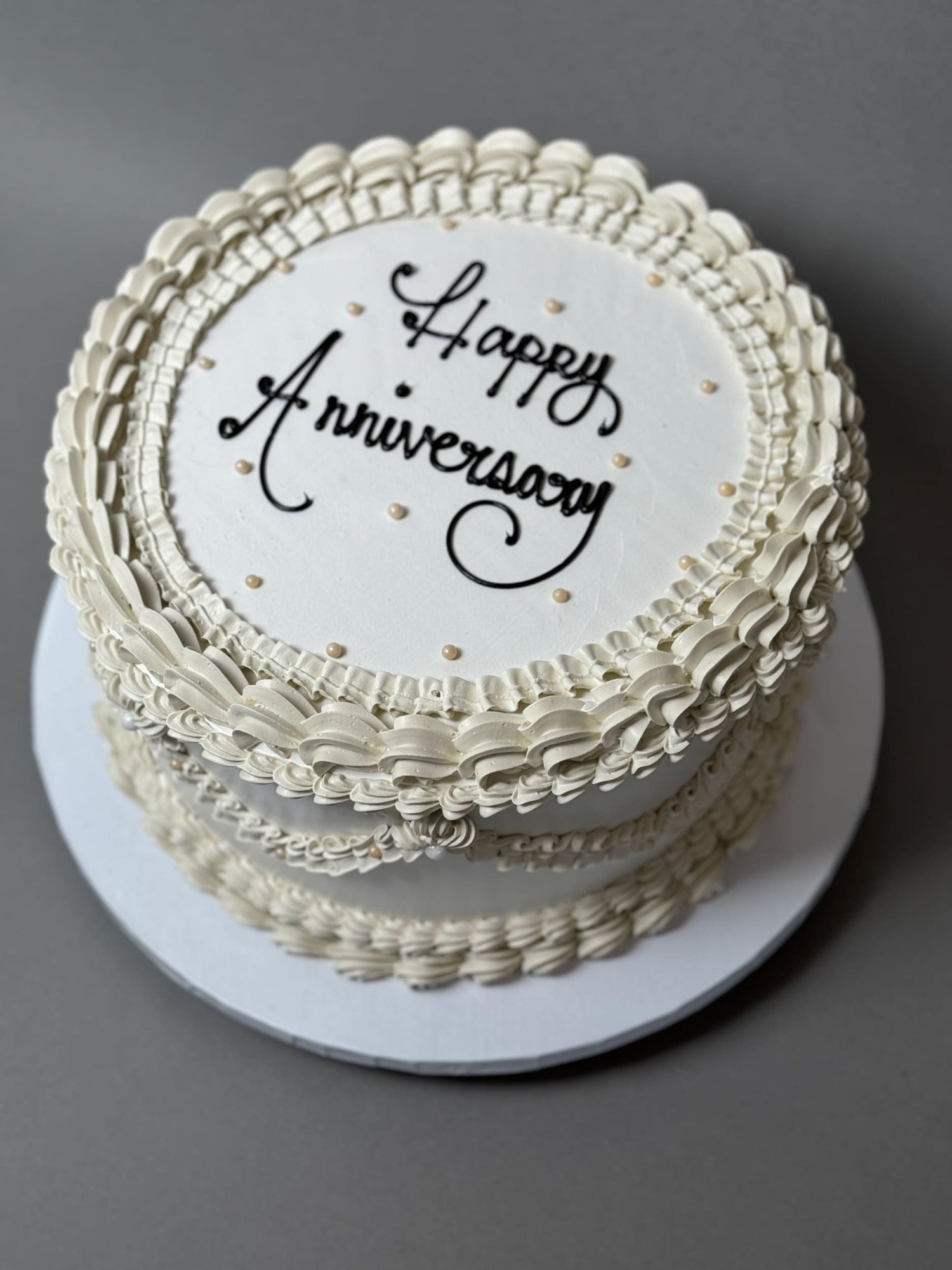 Vintage lambeth cake in buttercream - custom cake