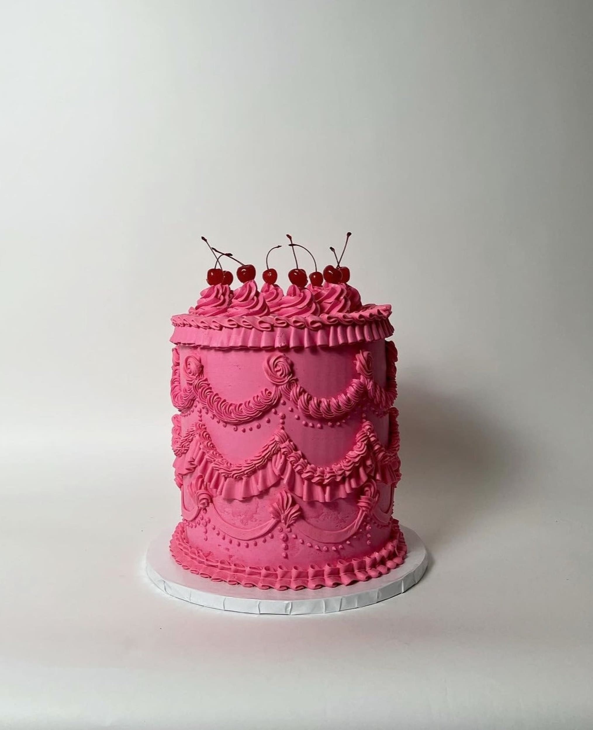 Vintage lambeth cake in buttercream - custom cake